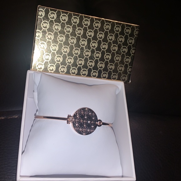 NWT Michael Kors Oval Rose Gold SS Bangle Monogram Bracelet new in box - Picture 3 of 5